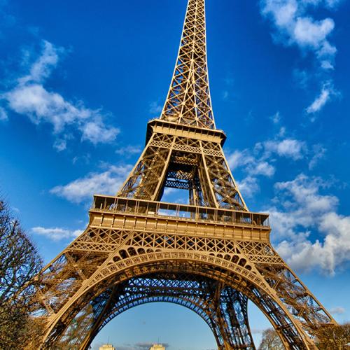 La Tour eiffel de la tete aux pieds